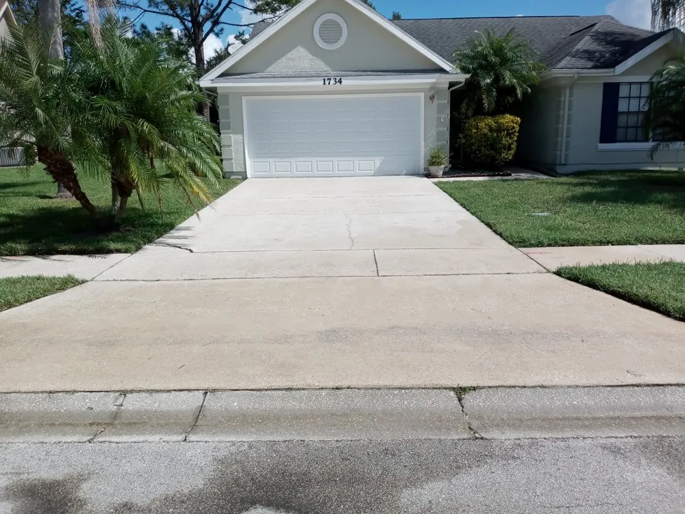 Top-rated lawn care service in Orlando, FL by All In 1 Pool Maintenance & Lawn Services
