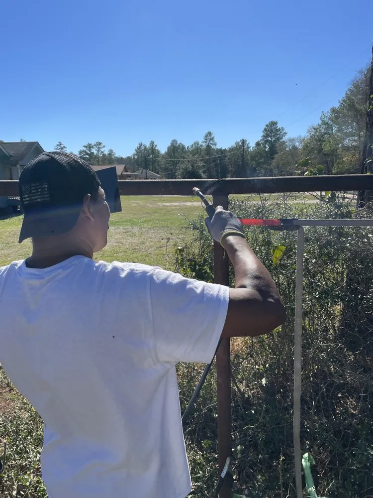 Custom lawn mowing service in Waller, TX - All in One Pro Services