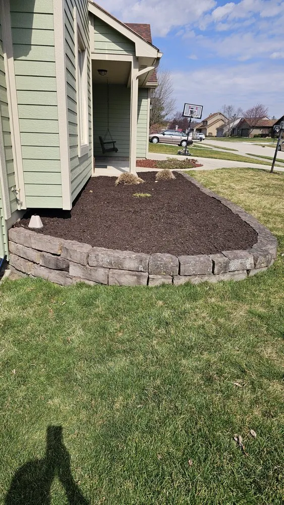 Professional lawn mowing service experts serving Fort Wayne, IN - All Lawn Care Service