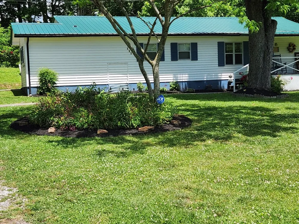 Custom lawn care service in LaFollette, TN by All N 1 Landscaping