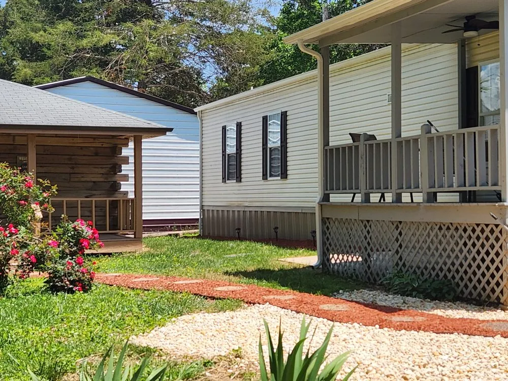 Expert yard cleanup service for homes in LaFollette, TN by All N 1 Landscaping