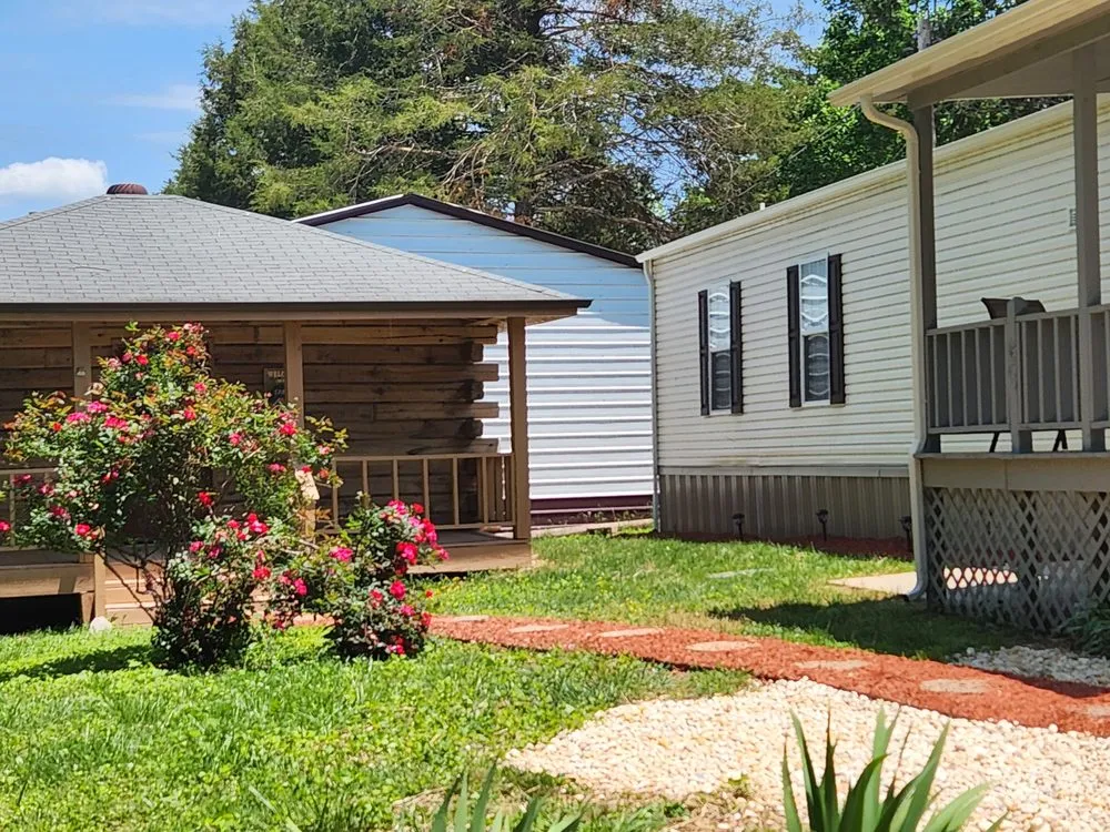 Affordable yard maintenance with custom design in LaFollette, TN by All N 1 Landscaping