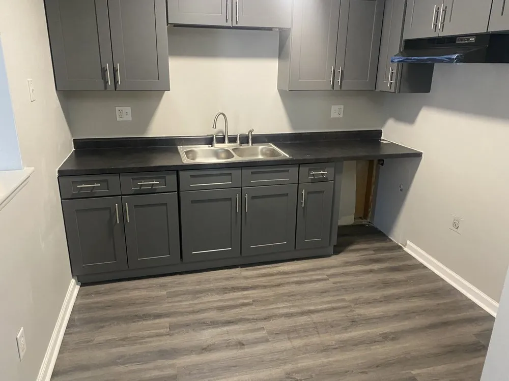 Reliable yard cleanup service for beautiful yards in Lansing, MI by All N 1 Serv