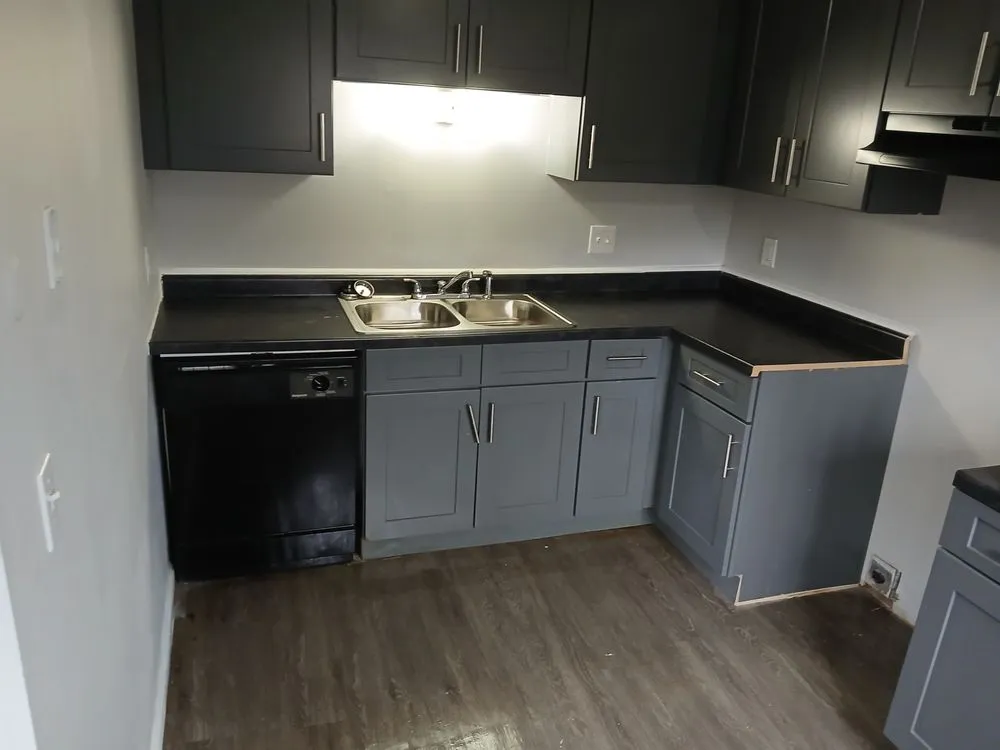 Trusted lawn mowing service experts serving Lansing, MI - All N 1 Serv