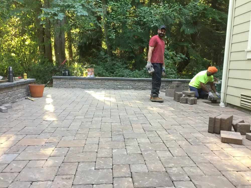 Top-rated lawn mowing service in Lynnwood, WA - All Pro Landscaping Construction