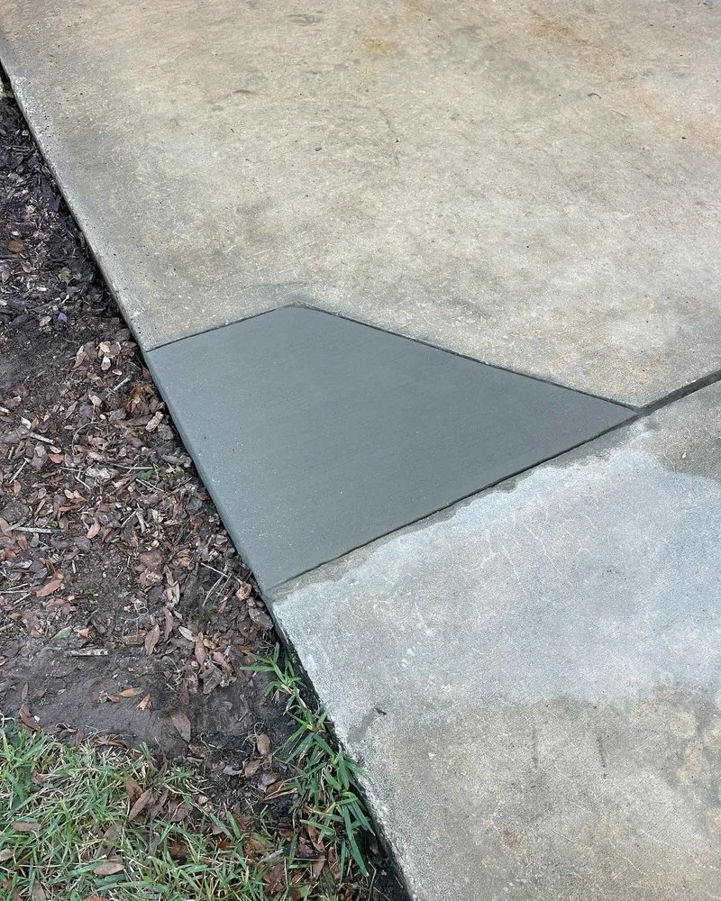 Professional lawn mowing service experts serving Davenport, FL - All Pro Maintenance