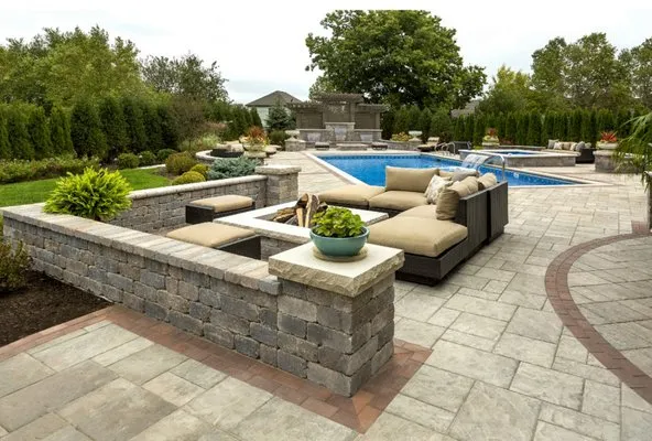 All Quality Grounds Maintenance Logo