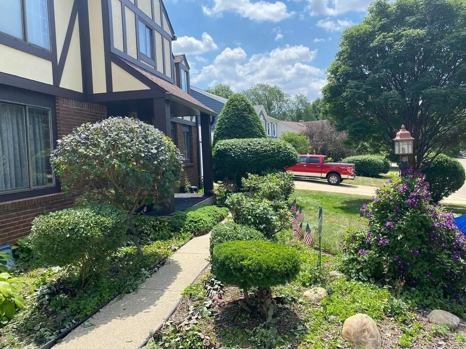 Top-rated yard cleanup service experts serving Canton, OH - All-round home and lawn care