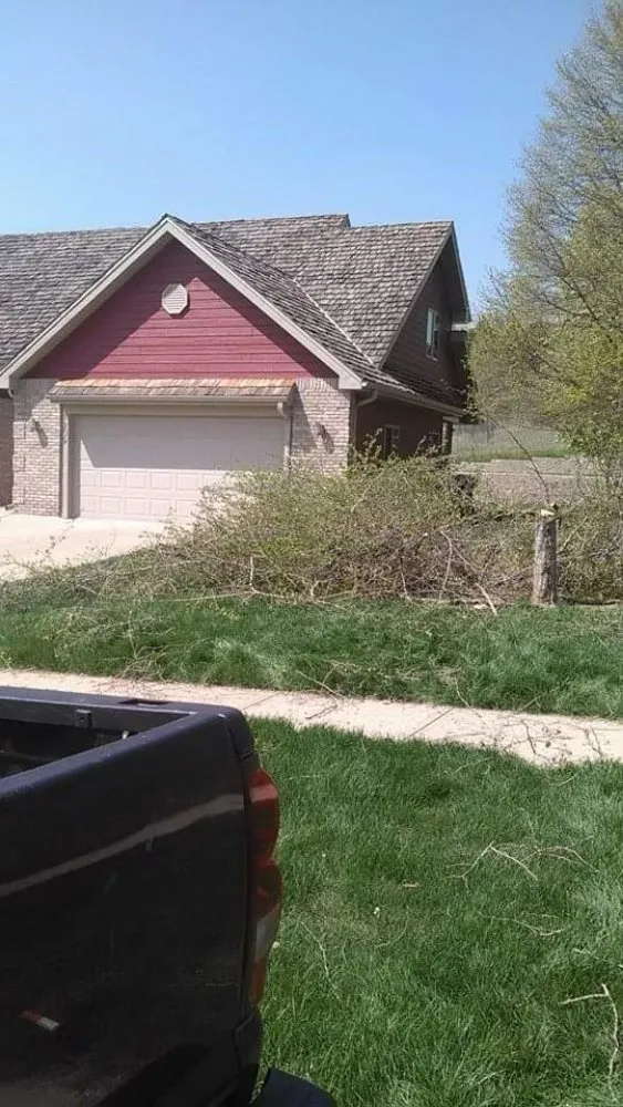 Professional yard maintenance in Sioux City, IA - All Season Construction