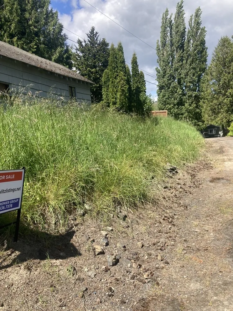 Affordable lawn mowing service in Kelso, WA by All Season Lawn Care & Contractor