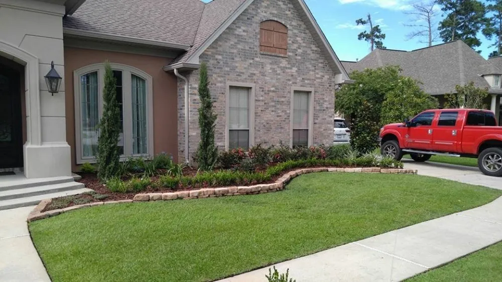 Top-rated landscaping services experts serving Sacramento, CA - all season lawncare
