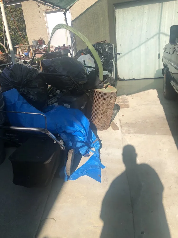 Affordable outdoor landscaping for homes across Pasadena, CA - All seasons hauling & junk removal