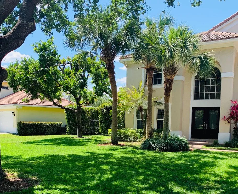 Expert lawn care service in Jupiter, FL - All Seasons Lawn Care