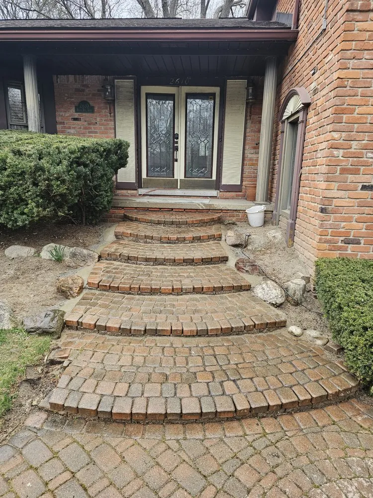 Custom yard cleanup service in Clinton Township, MI by All Seasons Services