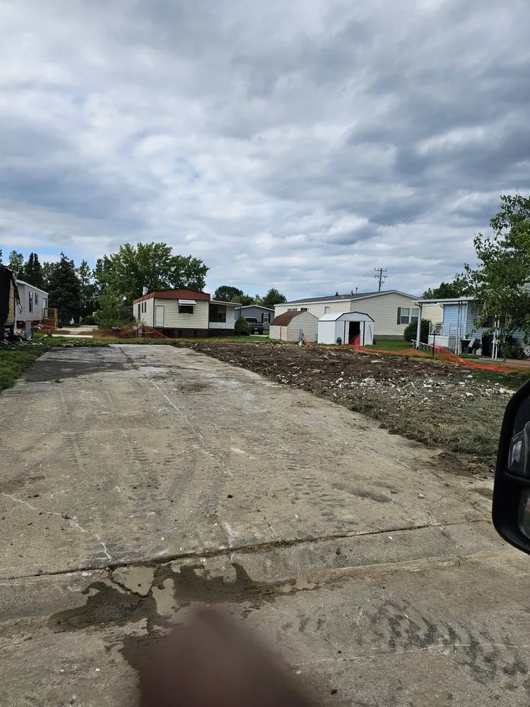 Local yard cleanup service in Clinton Township, MI - All Seasons Services