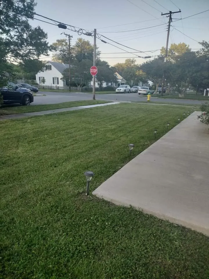 Custom yard maintenance in Hampton, VA by All Seasons To The Rescue