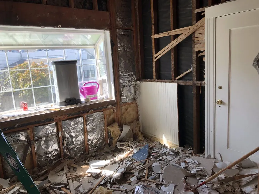 Professional lawn care service for year-round maintenance in El Sobrante, CA by All service express