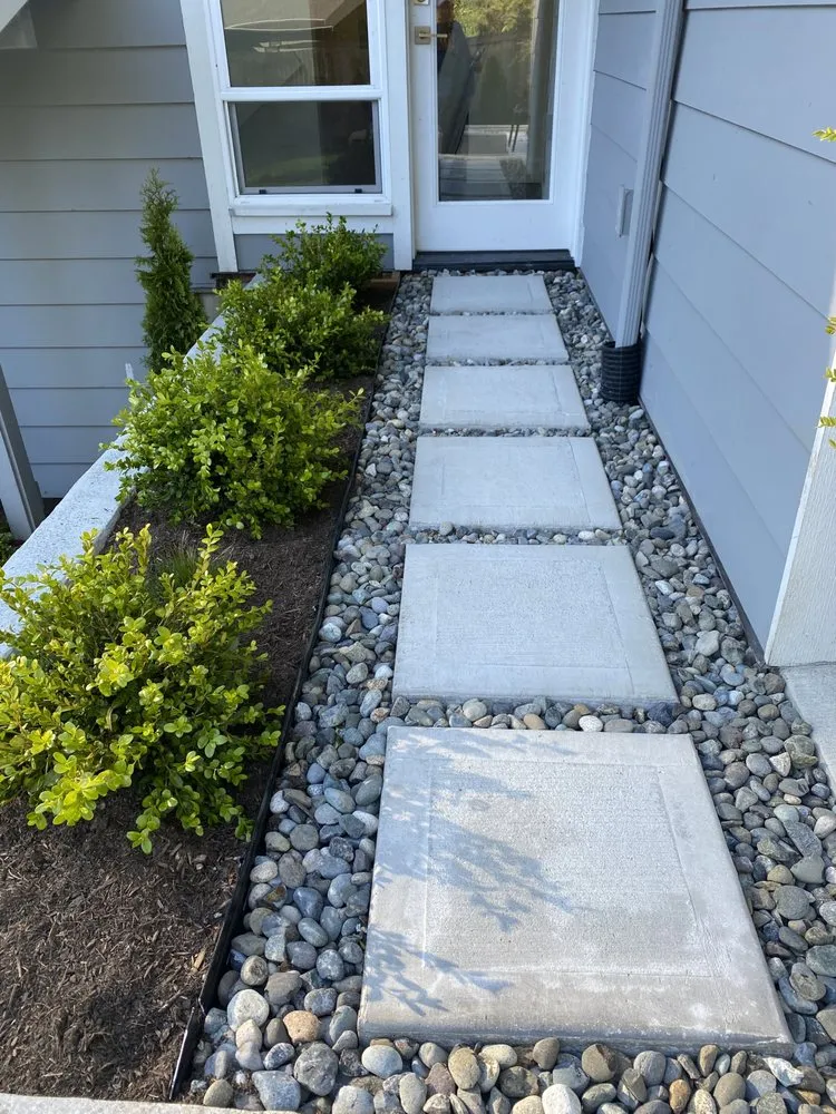 Custom garden landscaping for homes in Renton, WA by All Star Clean Up & Landscaping