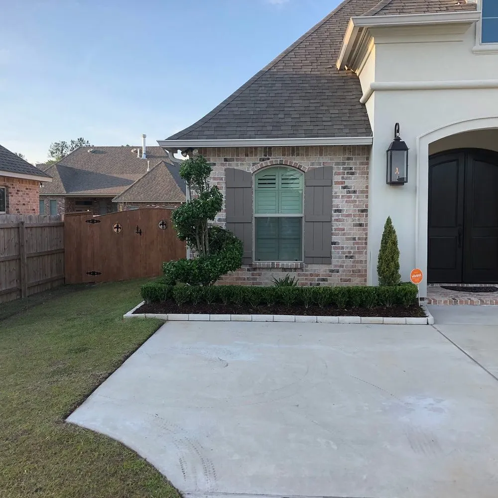 Expert lawn care service in Covington, LA - All-Star Lighting & Landscaping