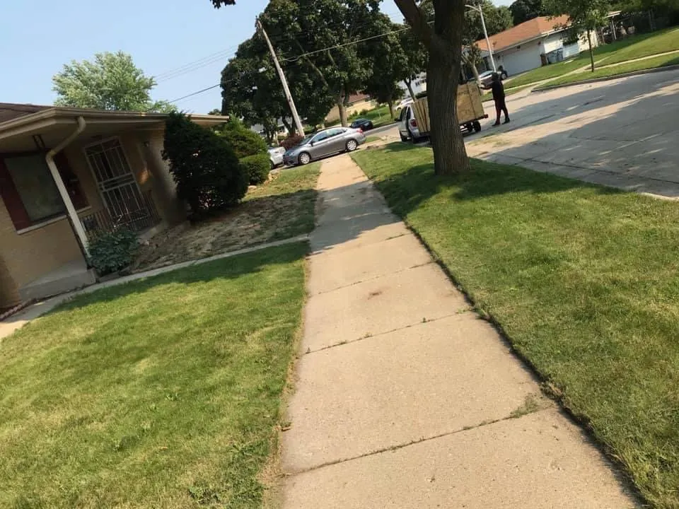 Custom yard maintenance for beautiful yards in South Milwaukee, WI by All The Family