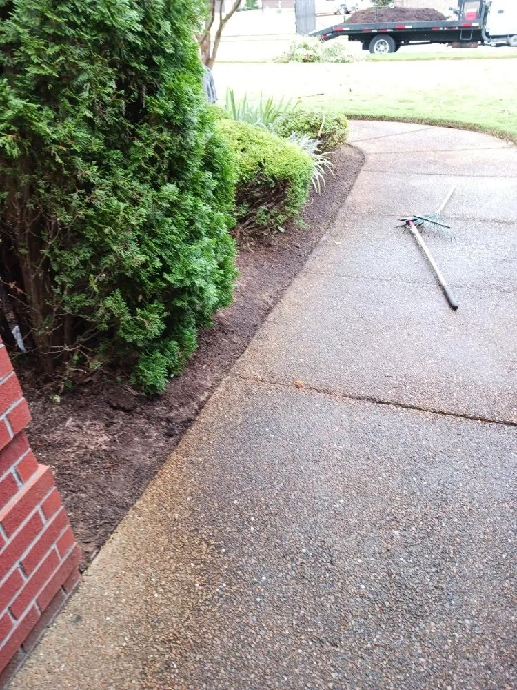 Professional yard maintenance near you in Lexington, TN by All Types of Wood Work