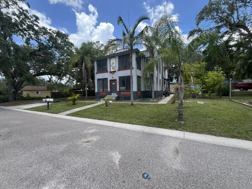 Top-rated lawn care service experts serving Tampa Bay, FL - All Year Cuts