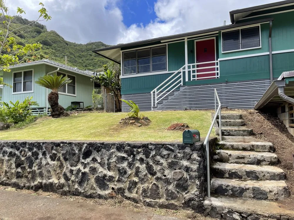 Top-rated lawn mowing service experts serving Honolulu, HI - Allan Yard Maintenance and Landscaping