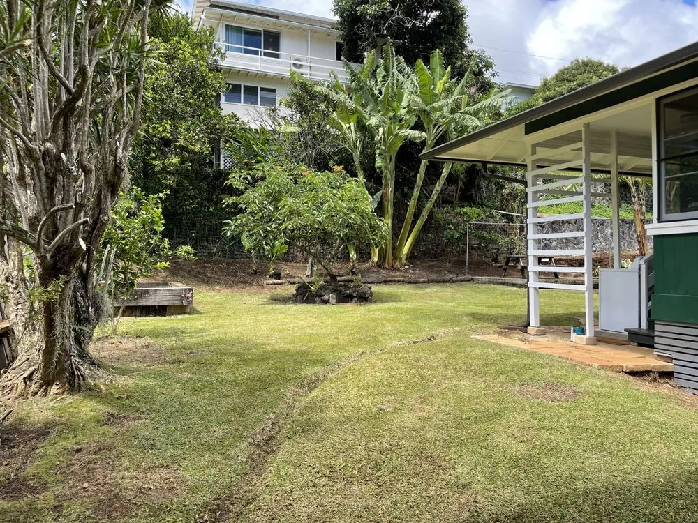 Professional lawn care service in Honolulu, HI by Allan Yard Maintenance and Landscaping