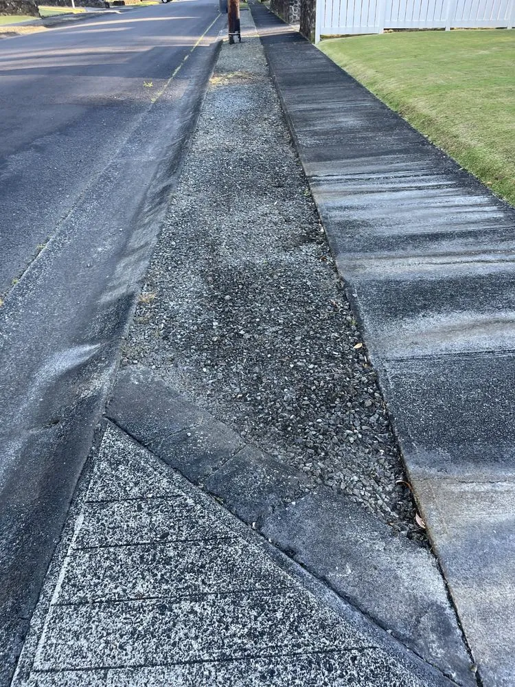 Top-rated yard maintenance near you in Honolulu, HI by Allan Yard Maintenance and Landscaping