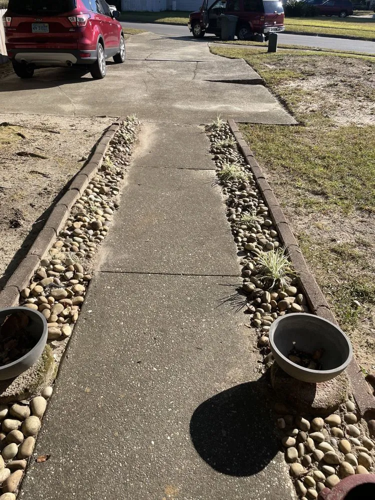 Expert landscape design in Pensacola, FL by Allanneighborhelp