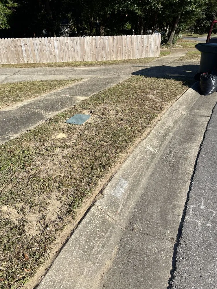 Custom outdoor landscaping in Pensacola, FL by Allanneighborhelp