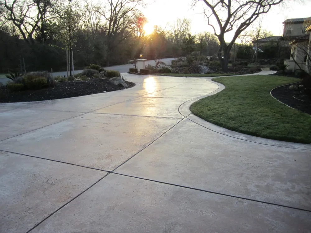 Top-rated lawn care service in Loomis, CA by Allegiant