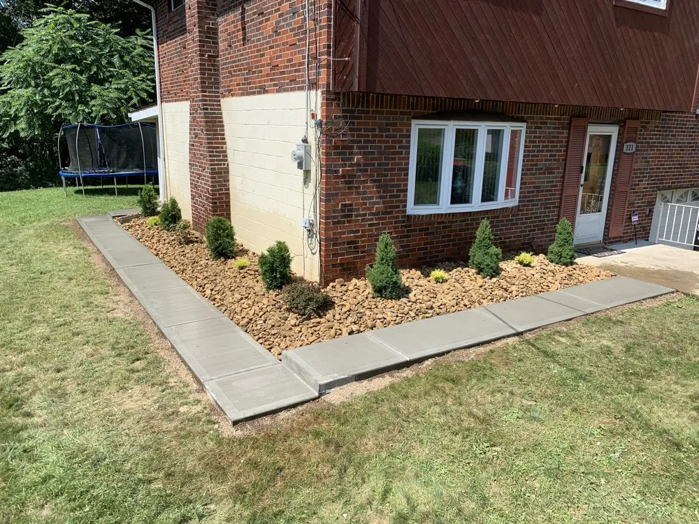 Custom yard maintenance for homes in Pittsburgh, PA by Allen Construction