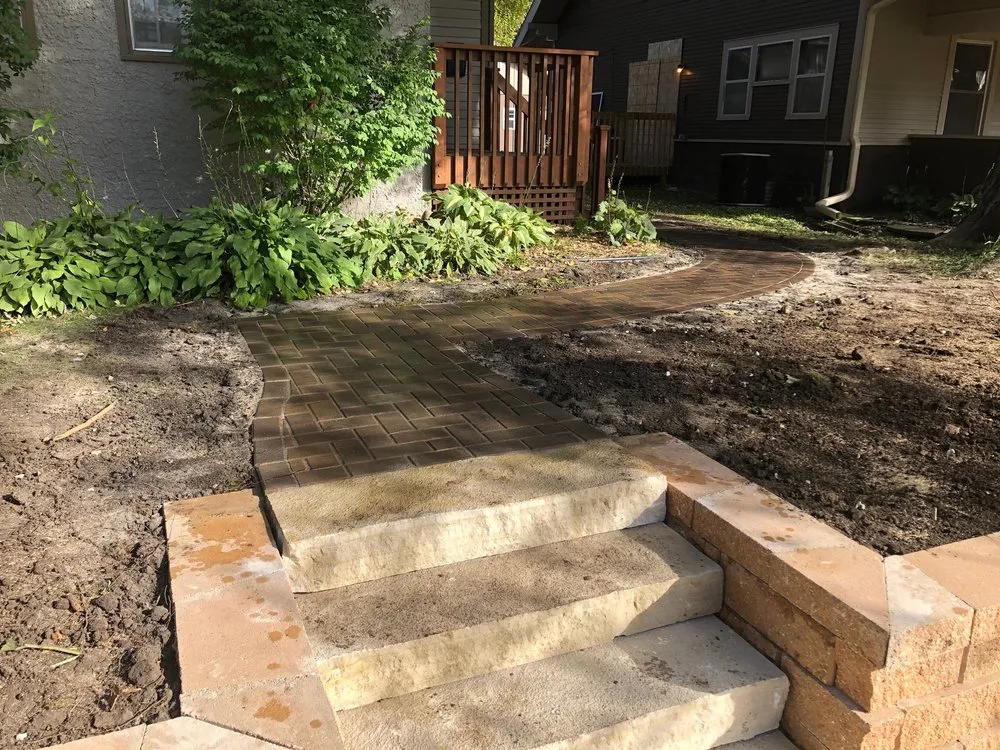 Top-rated landscape installation for homes across Des Moines, IA - Allen Lawn Care And Landscaping