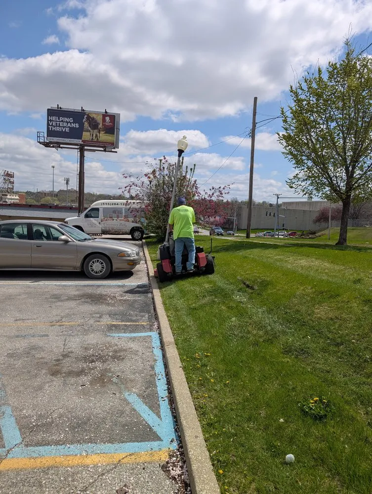 Affordable garden landscaping near you across Des Moines, IA - Allen Lawn Care And Landscaping