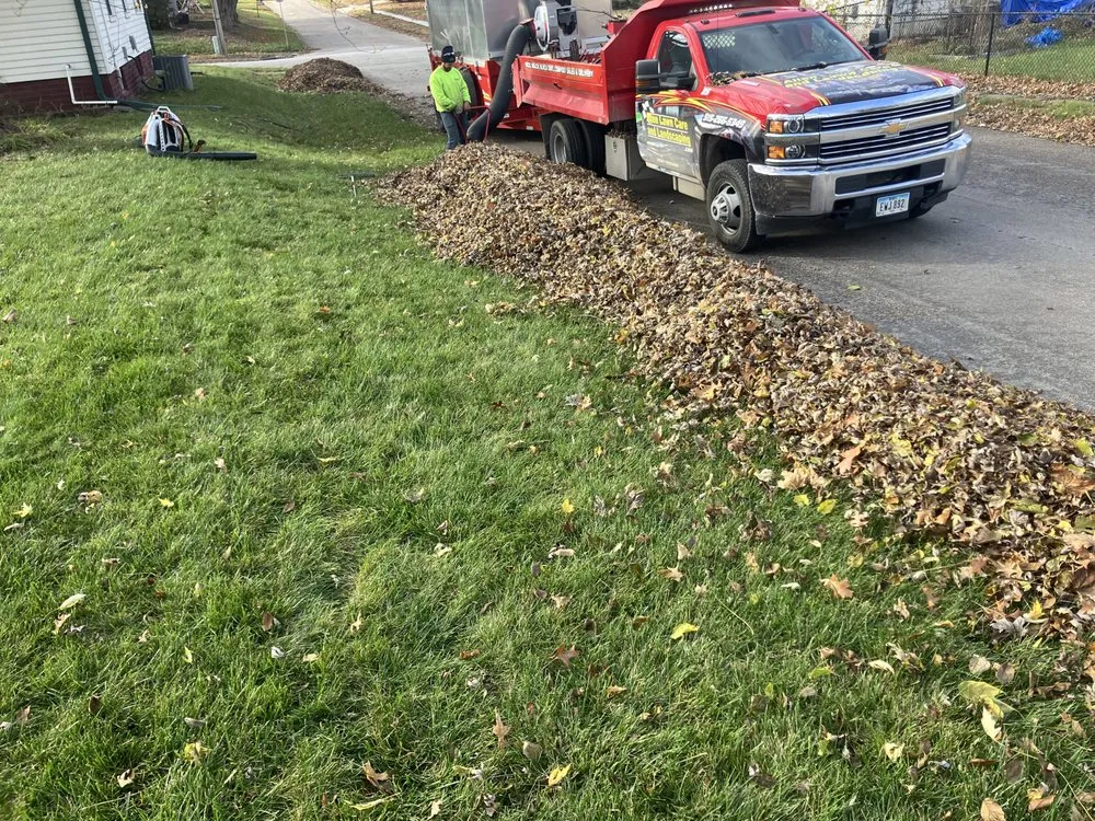 Trusted yard maintenance in Des Moines, IA by Allen Lawn Care And Landscaping