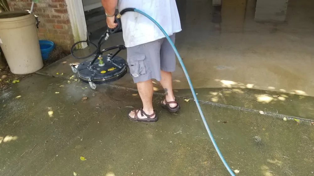 Custom lawn mowing service experts serving Summit, MS - Allen Lawn Care Services