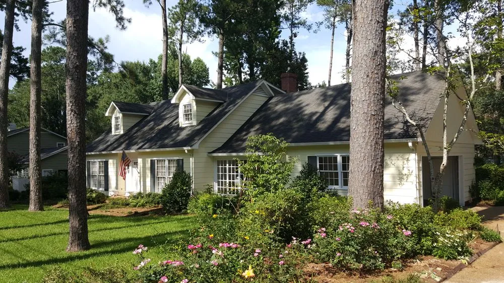 Reliable lawn mowing service experts serving Summit, MS - Allen Lawn Care Services