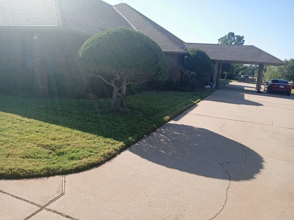 Affordable yard cleanup service for residential properties across Oklahoma City, OK - Allen Lawn Service
