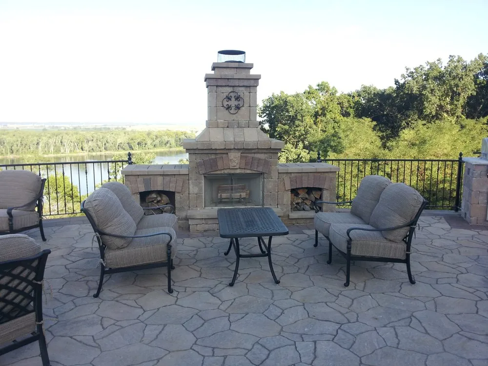 Custom landscaping services in St. Louis, MO by Allen Outdoor Solutions