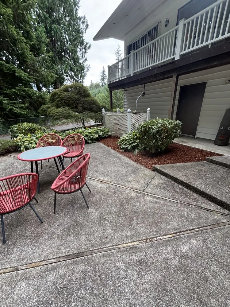 Affordable landscape design in Centralia, WA by Allende’s Landscaping Services