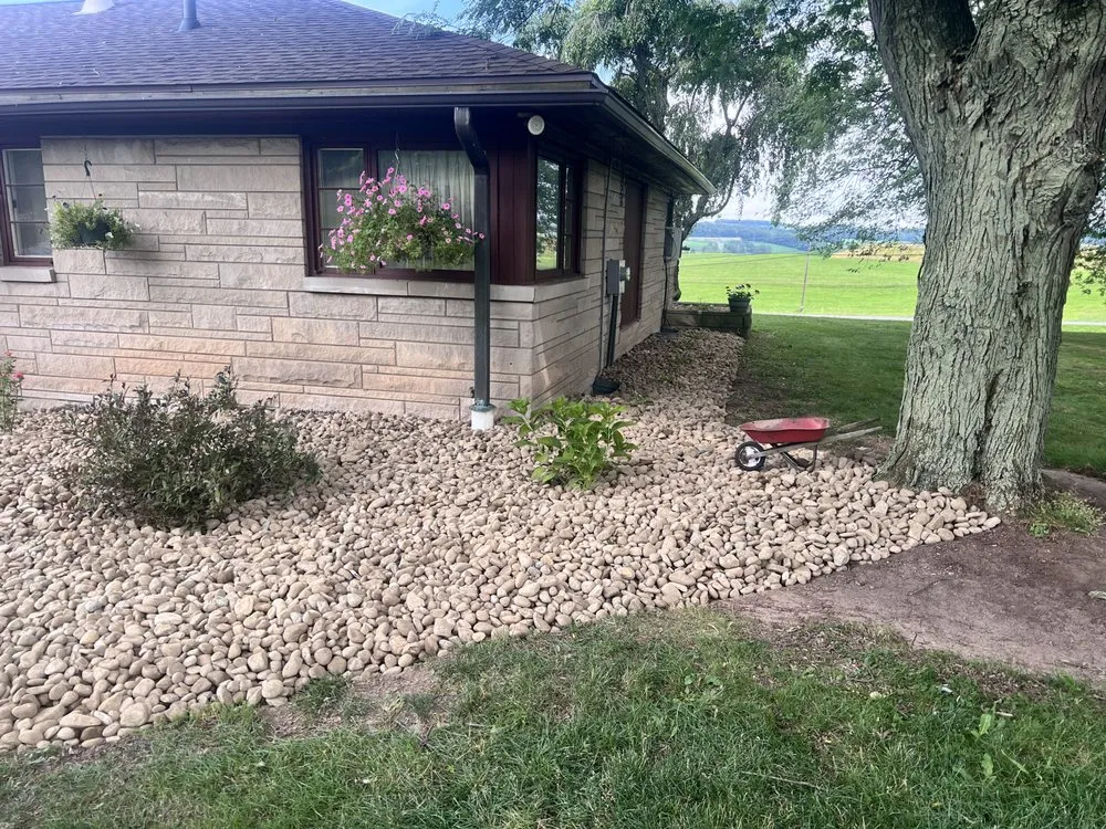 Affordable residential landscaping experts serving Troy, PA - Allens Landscaping
