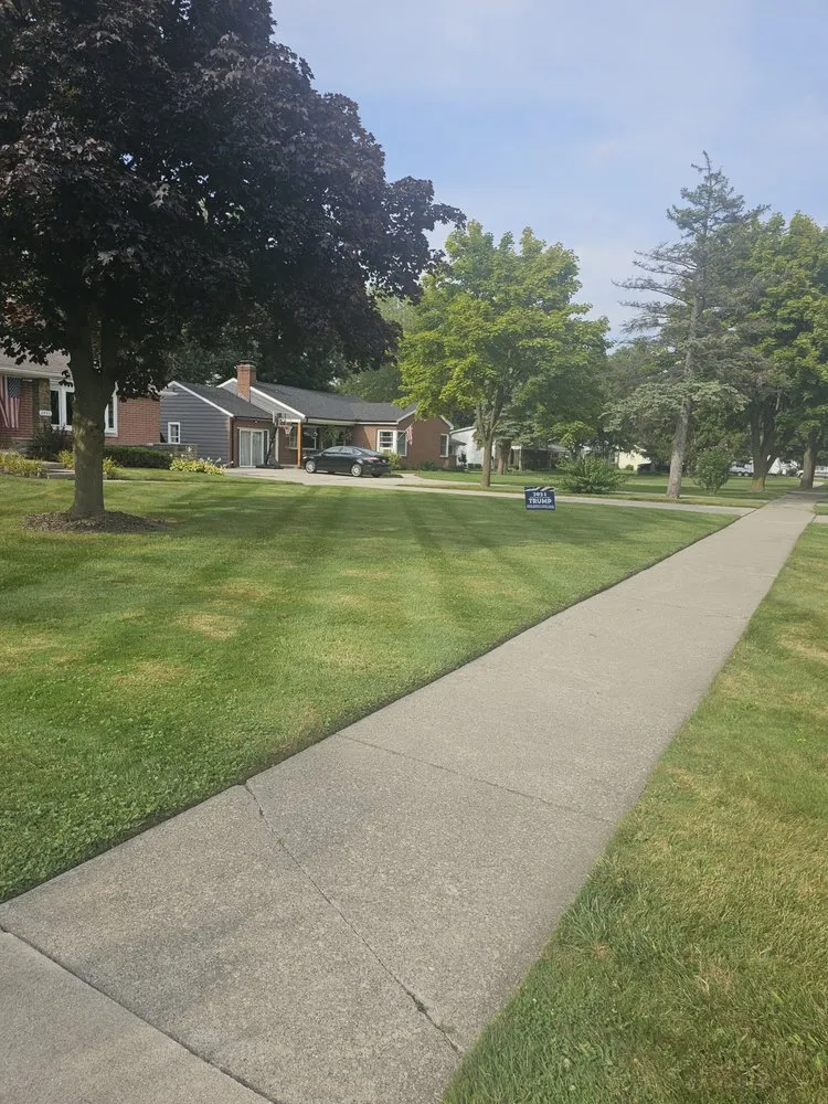 Top-rated garden landscaping experts serving Kimball, MI - Allen's Lawn Maintenance