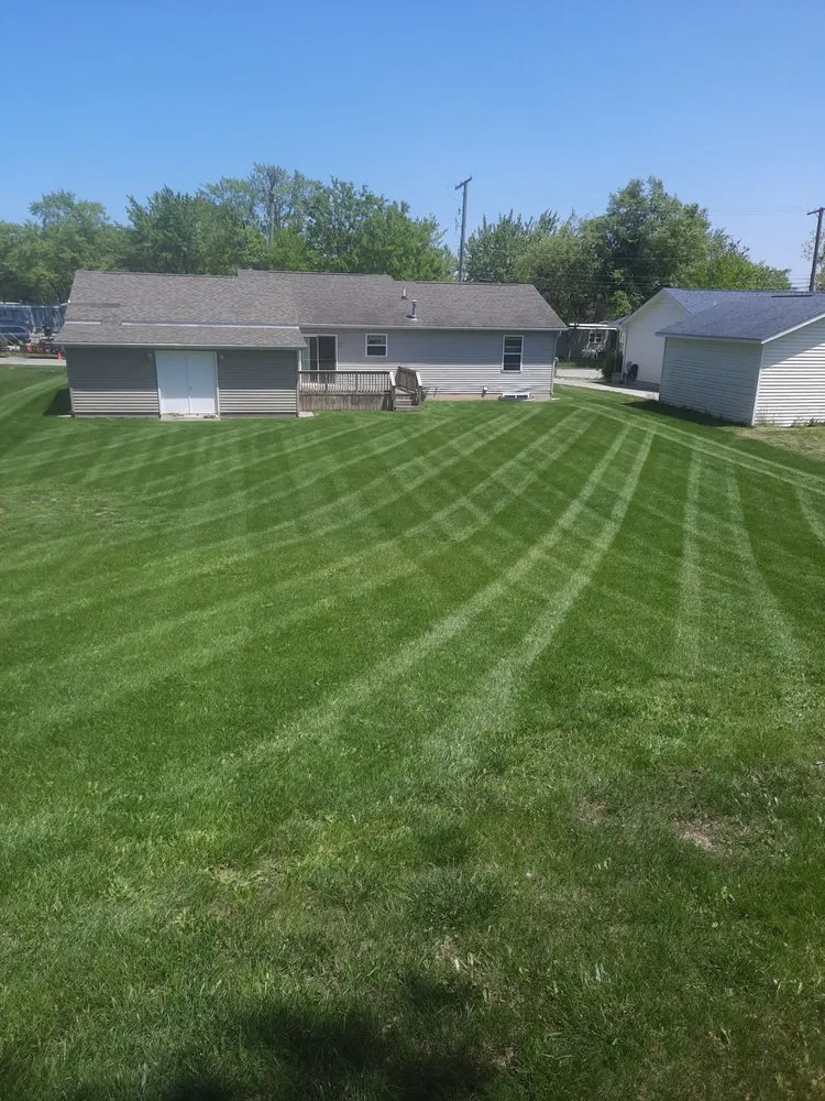 Trusted lawn mowing service in Kimball, MI - Allen's Lawn Maintenance