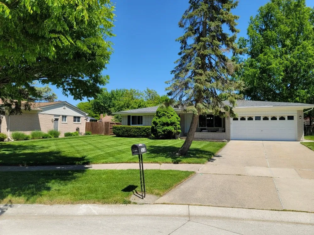 Top-rated yard maintenance near you in Warren, MI by Allens Property Management