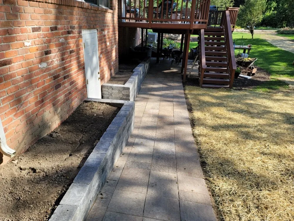 Affordable landscaping services experts serving Warren, MI - Allens Property Management