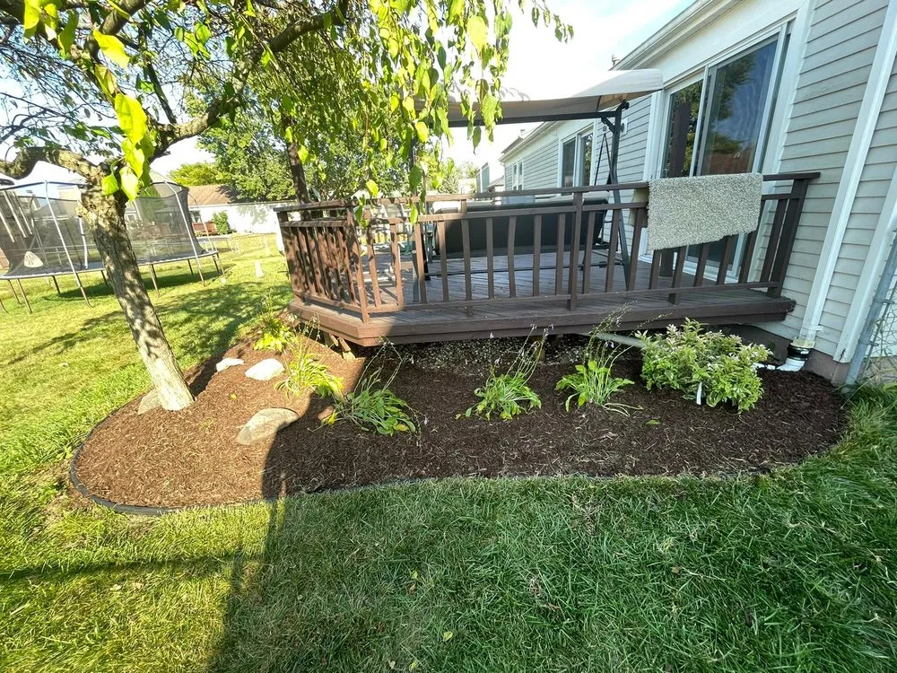 Professional yard maintenance experts serving Capac, MI - Allenton Lawn