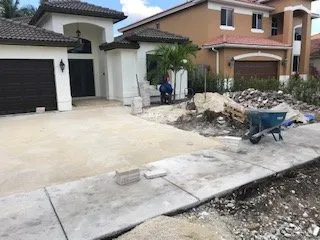 Custom landscaping services for beautiful yards in Miami, FL by Alle’s Landscaping and Designs