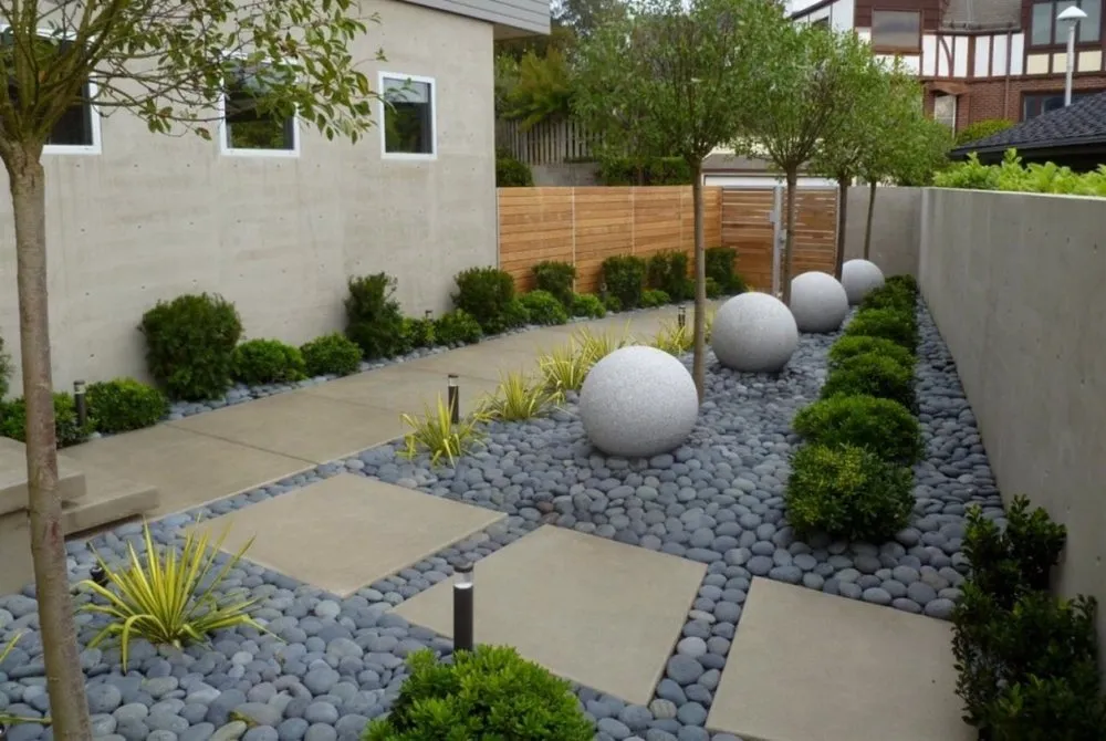 Top-rated yard cleanup service for outdoor upgrades across Miami, FL - Alle’s Landscaping and Designs