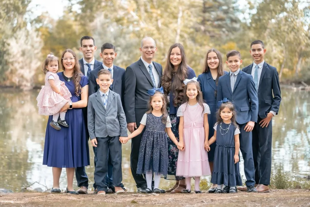 Professional lawn mowing service experts serving Denver, CO - Alleygator Lawn Service